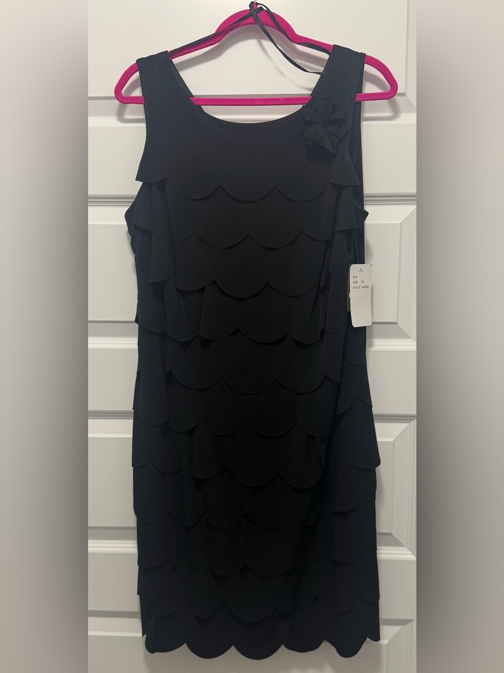 SD Collection Black Scallop Tier Midi Dress